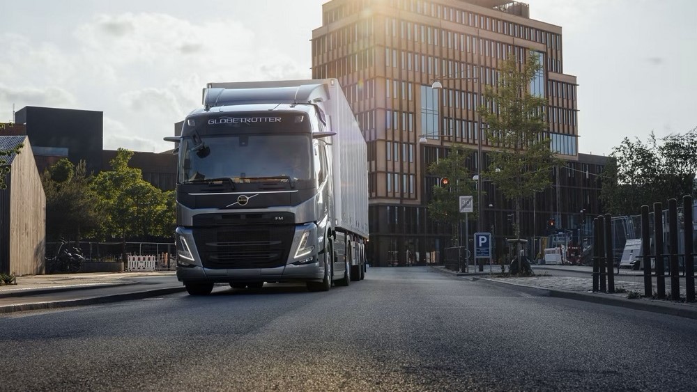 Volvo Trucks breidt zijn aanbod vrachtwagens voor biodiesel B100 uit. 